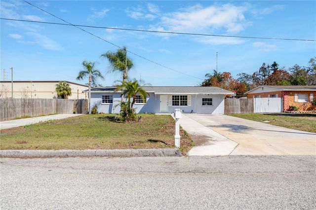 8725 N 52ND STREET, Tampa, FL 33617