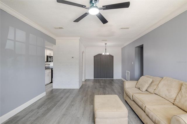 8725 N 52ND STREET, Tampa, FL 33617