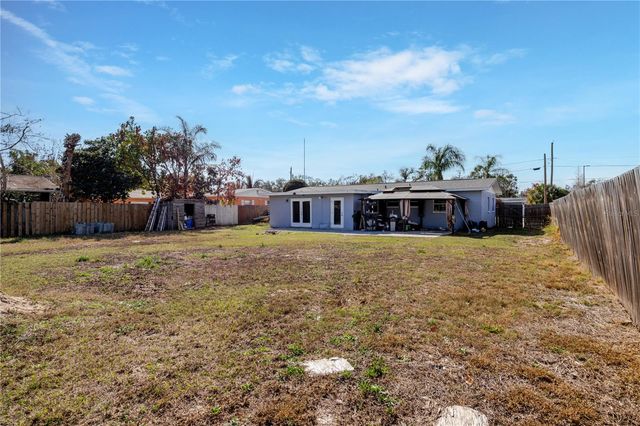 8725 N 52ND STREET, Tampa, FL 33617