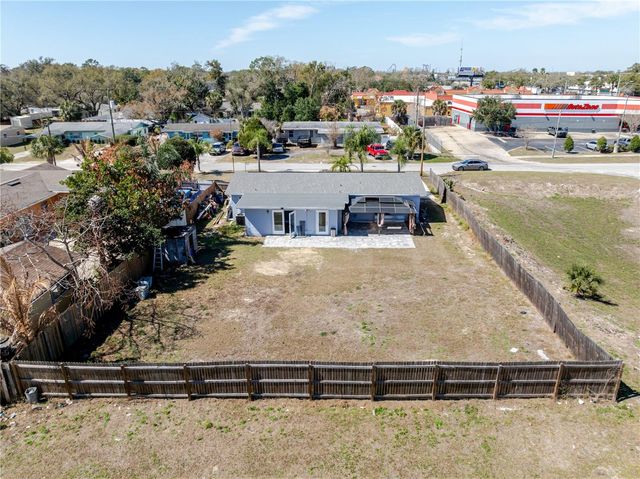 8725 N 52ND STREET, Tampa, FL 33617