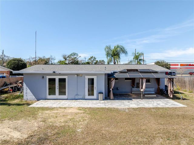 8725 N 52ND STREET, Tampa, FL 33617