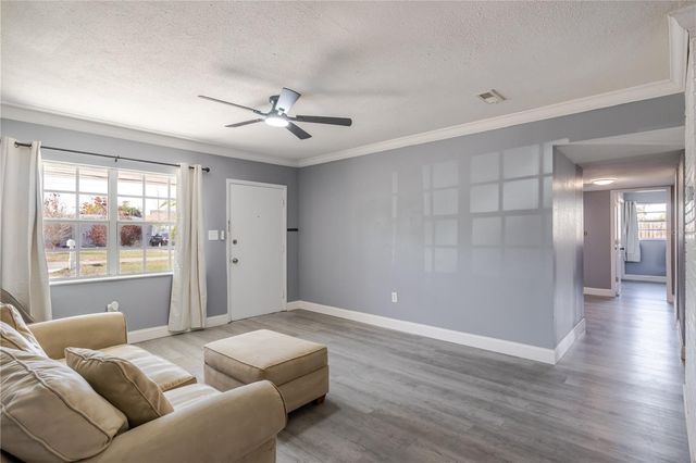 8725 N 52ND STREET, Tampa, FL 33617