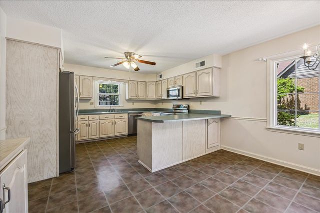 2316 THORNWOOD LN, Memphis, TN 38119