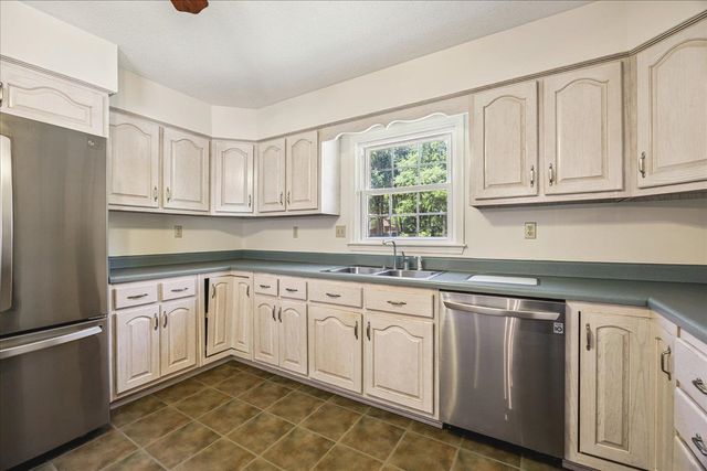2316 THORNWOOD LN, Memphis, TN 38119