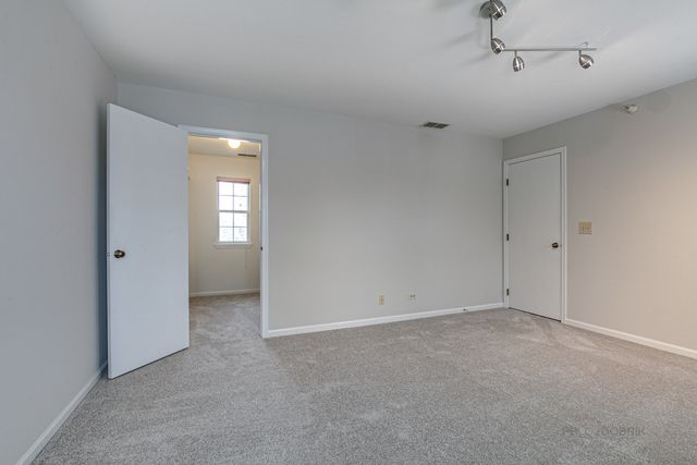 1291 Orleans Drive, Mundelein, IL 60060