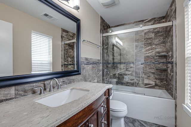 1291 Orleans Drive, Mundelein, IL 60060