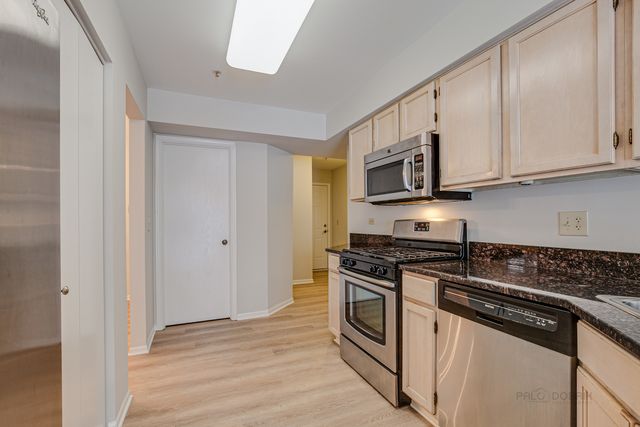 1291 Orleans Drive, Mundelein, IL 60060