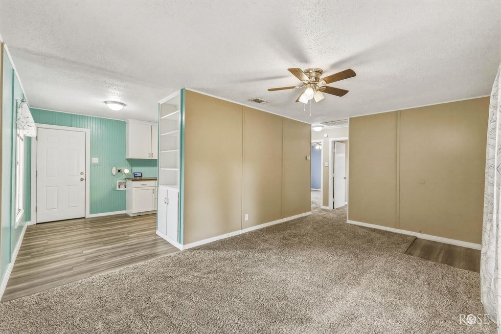 Image 10 of property listing at 1216 Linda Lee Drive, San Angelo, TX 76905