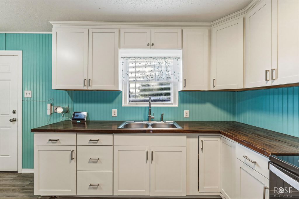 Image 14 of property listing at 1216 Linda Lee Drive, San Angelo, TX 76905