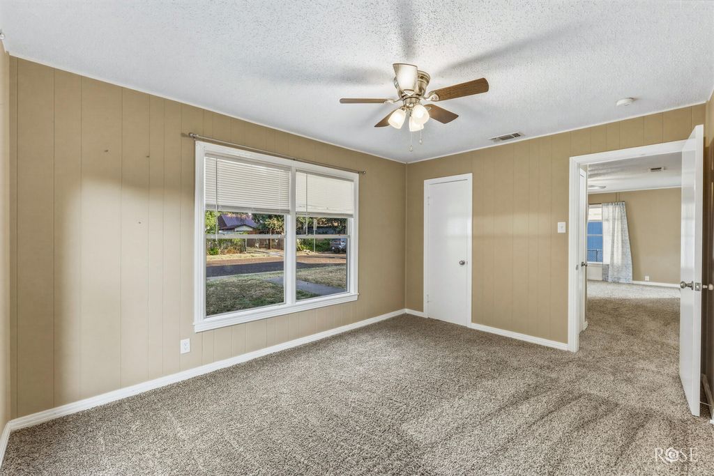 Image 16 of property listing at 1216 Linda Lee Drive, San Angelo, TX 76905