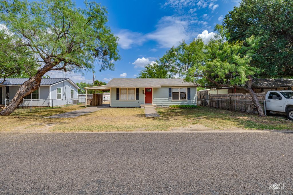 Image 2 of property listing at 1216 Linda Lee Drive, San Angelo, TX 76905
