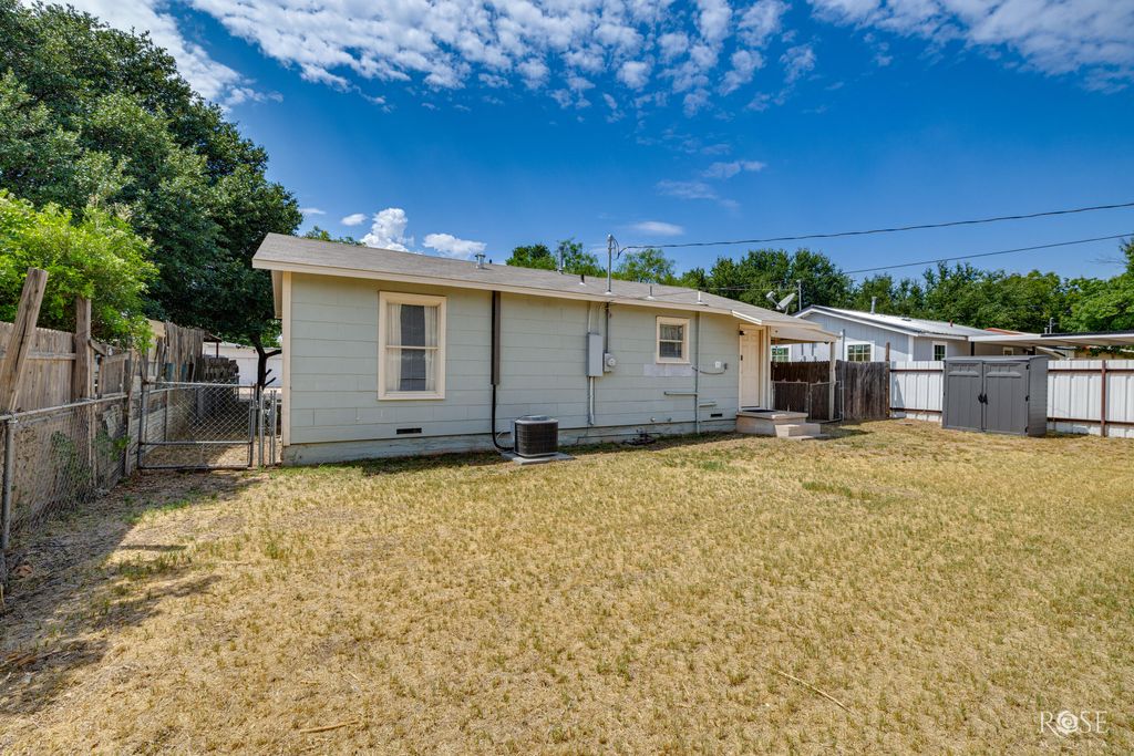 Image 26 of property listing at 1216 Linda Lee Drive, San Angelo, TX 76905