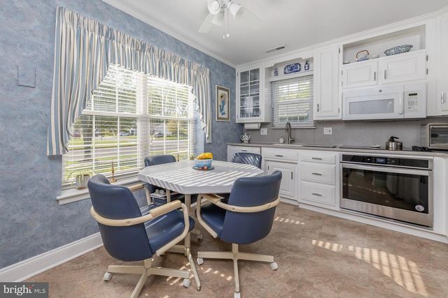 4 STEWART LN, Deptford, NJ 08096