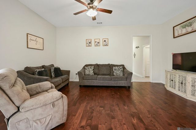 42510 Pebblestone Ave, Prairieville, LA 70769