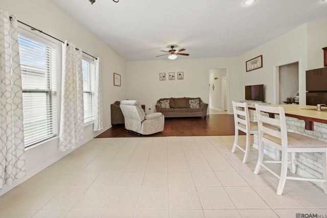 42510 Pebblestone Ave, Prairieville, LA 70769