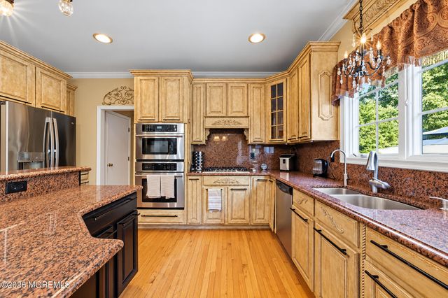 10 Treetops Drive, Monroe Twp, NJ 08831