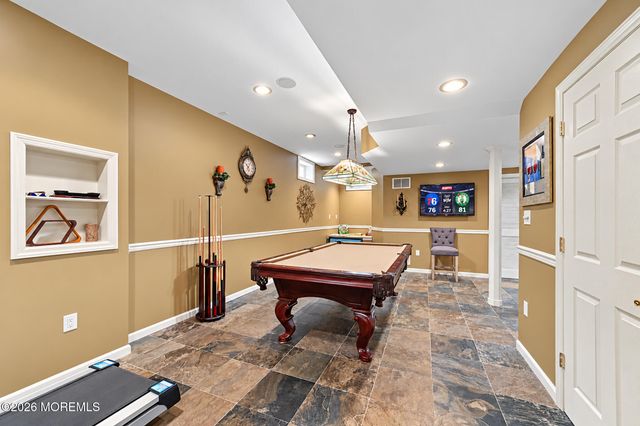 10 Treetops Drive, Monroe Twp, NJ 08831