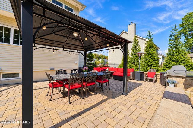 10 Treetops Drive, Monroe Twp, NJ 08831