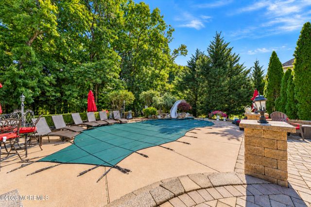 10 Treetops Drive, Monroe Twp, NJ 08831