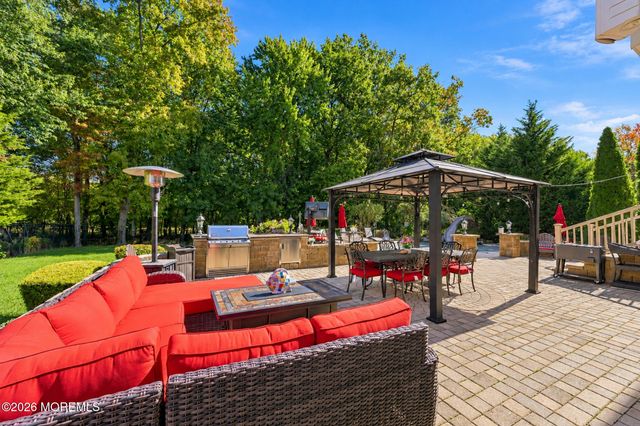 10 Treetops Drive, Monroe Twp, NJ 08831