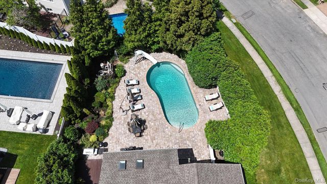 8 Griggs Drive, Greenlawn, NY 11740