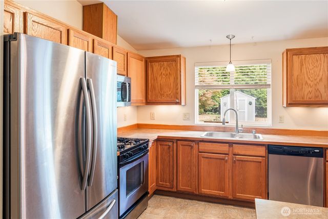 1011 E Sunset Hill Road, Shelton, WA 98584