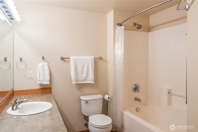 1011 E Sunset Hill Road, Shelton, WA 98584