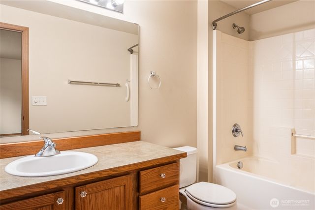 1011 E Sunset Hill Road, Shelton, WA 98584