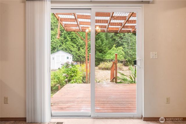 1011 E Sunset Hill Road, Shelton, WA 98584
