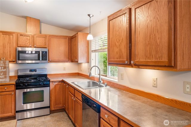 1011 E Sunset Hill Road, Shelton, WA 98584