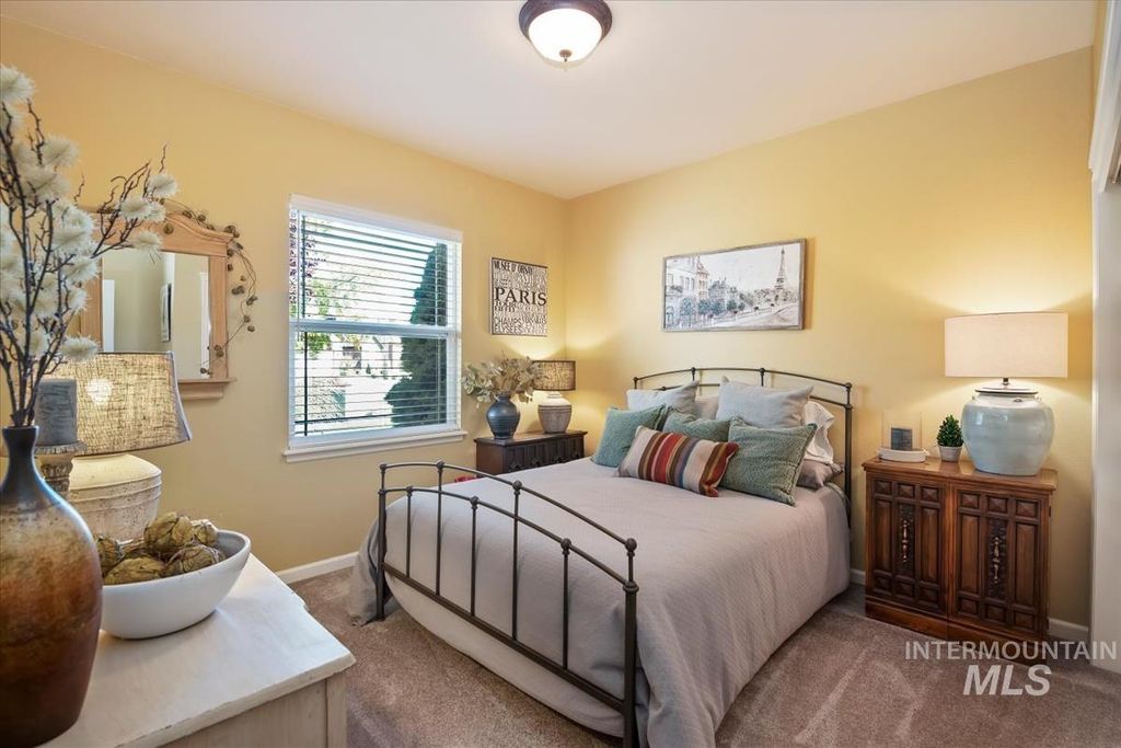2899 N Silverleaf Way, Meridian, ID 83646 photo 4
