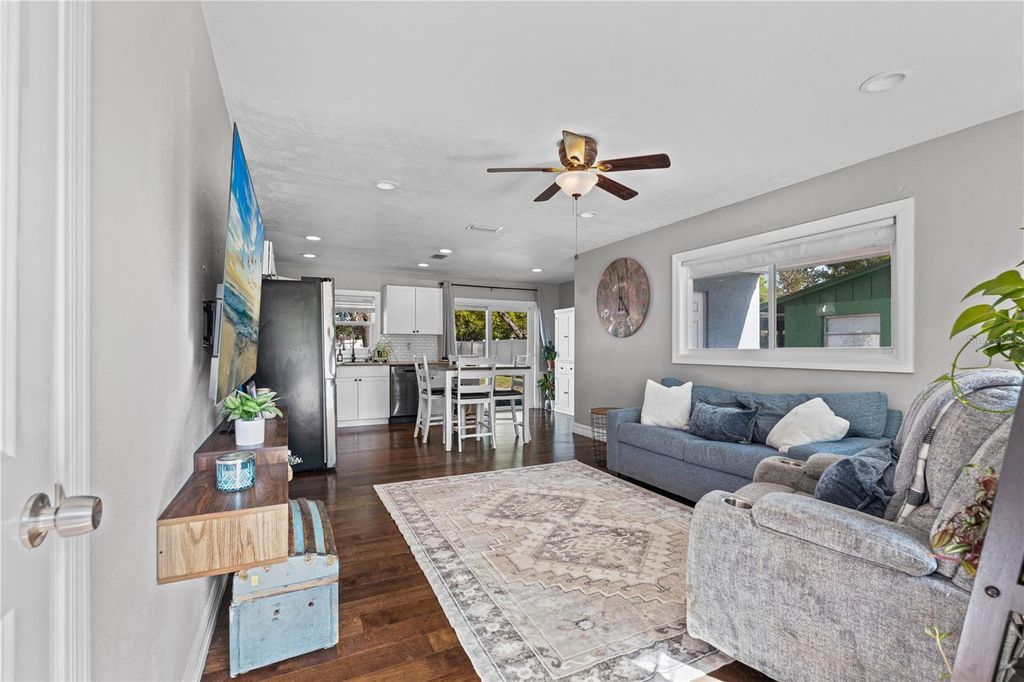 Image 2 of property listing at 3457 LALANI BOULEVARD, Sarasota, FL 34232