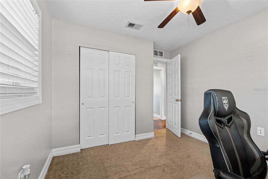 Image 10 of property listing at 3457 LALANI BOULEVARD, Sarasota, FL 34232