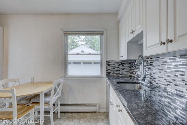 2011 Harwood Avenue, Royal Oak, MI 48067