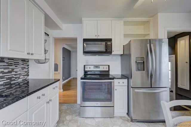 2011 Harwood Avenue, Royal Oak, MI 48067