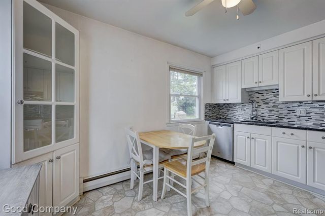 2011 Harwood Avenue, Royal Oak, MI 48067