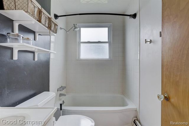 2011 Harwood Avenue, Royal Oak, MI 48067