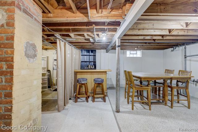 2011 Harwood Avenue, Royal Oak, MI 48067
