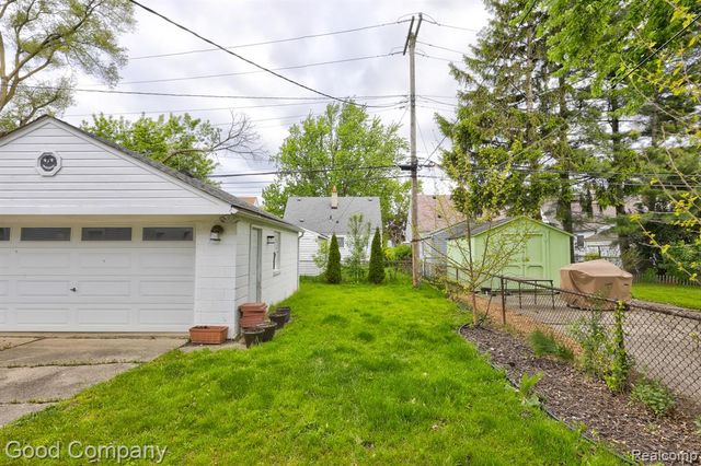 2011 Harwood Avenue, Royal Oak, MI 48067