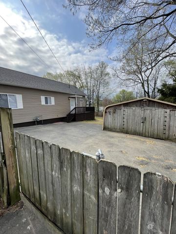 109 W 17th St, Columbia, TN 38401