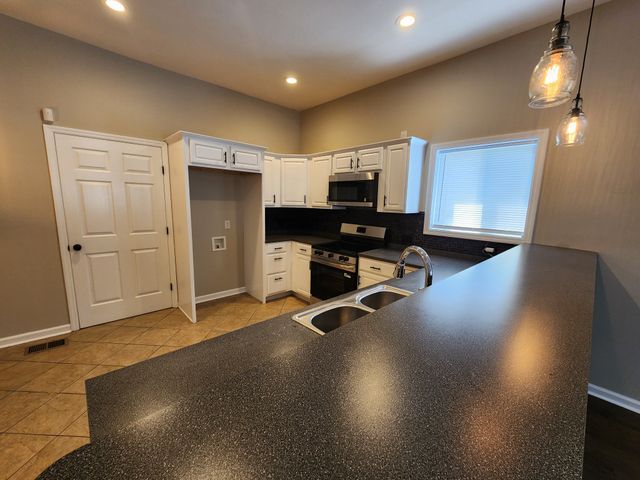 109 W 17th St, Columbia, TN 38401