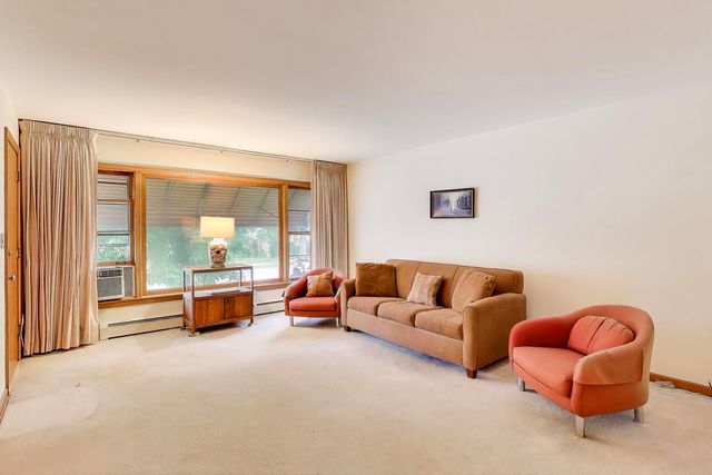 3658 N Laramie Avenue, Chicago, IL 60630