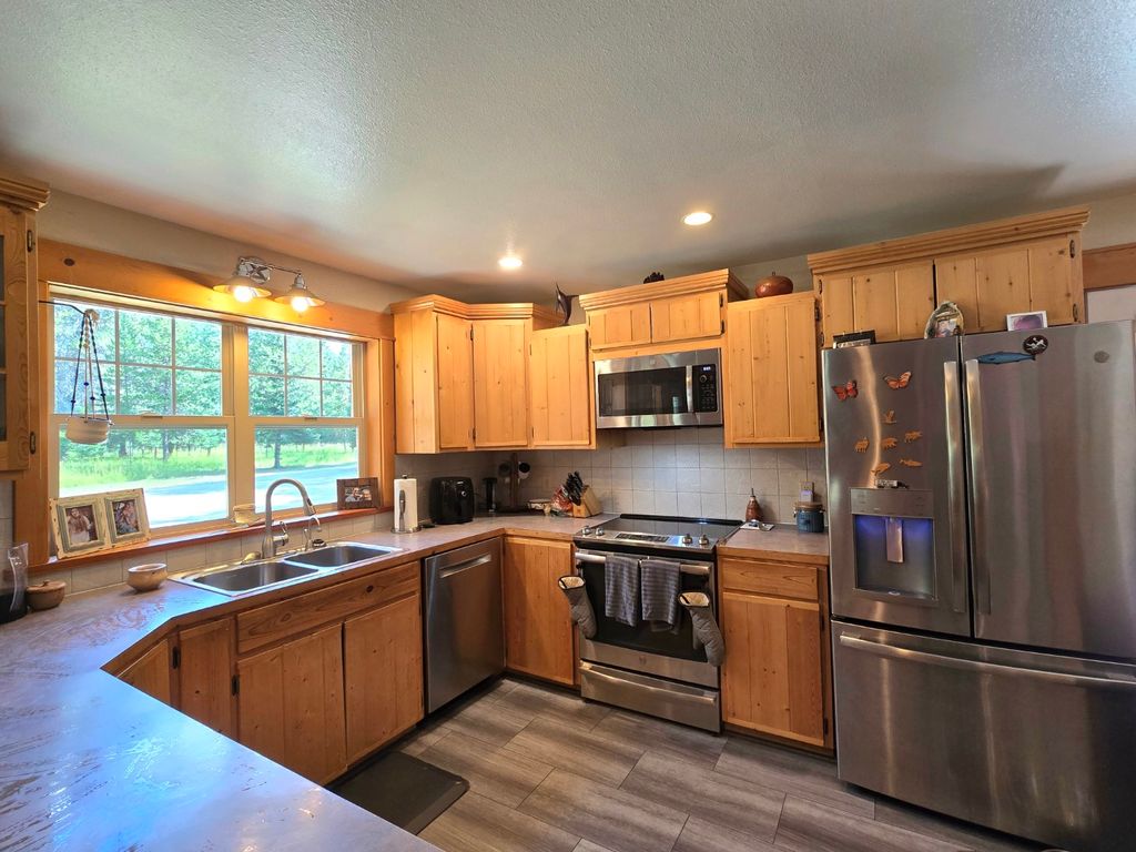 Image 10 of property listing at 22 Pinewoods Drive, Trout Creek, MT 59874