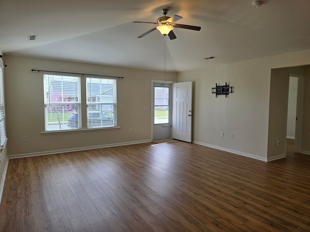 1328 Valor Rd., Conway, SC 29527