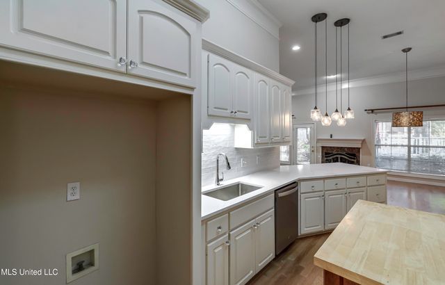 101 Honey Locust Court, Madison, MS 39110