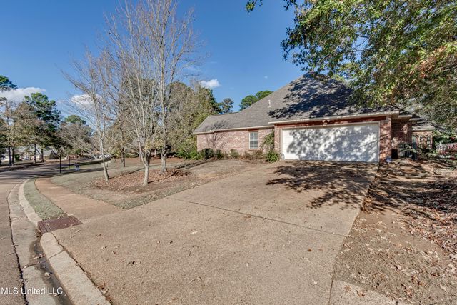 101 Honey Locust Court, Madison, MS 39110