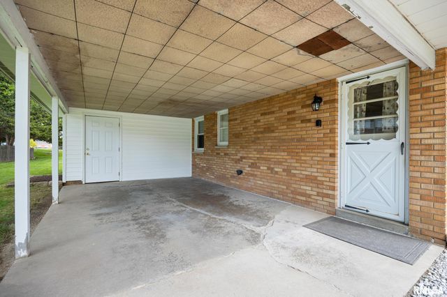 4918 N GRACELAND Drive, Peoria, IL 61614