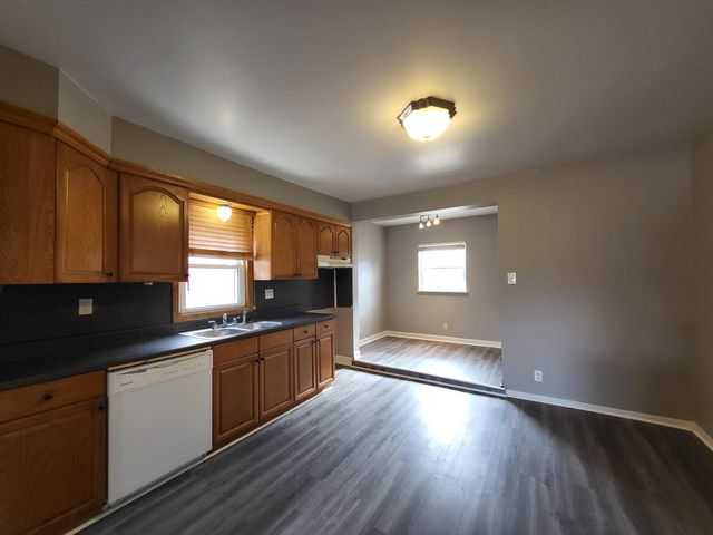 22032 Elizabeth Street, Saint Clair Shores, MI 48080