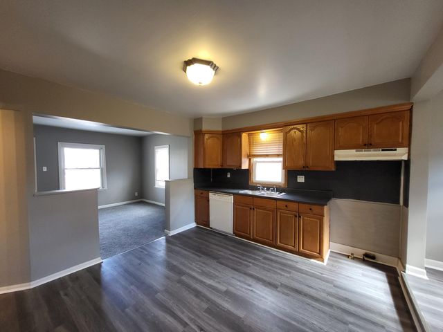 22032 Elizabeth Street, Saint Clair Shores, MI 48080