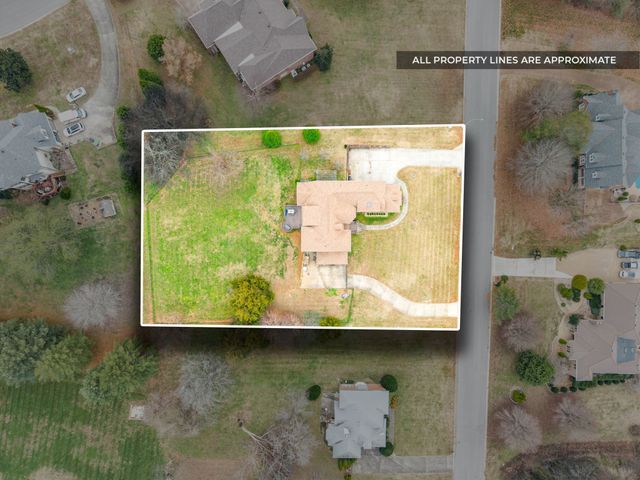 531 Stonegate Dr, Clarksville, TN 37043